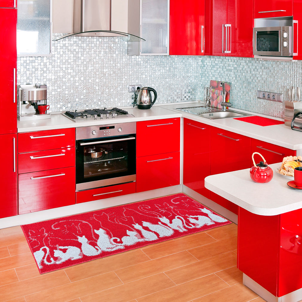 Tappeto cucina linea MIAO color sabbia con design di gatti e cuoricini  rossi , 100% cotone. 2 dimensioni disponibili.